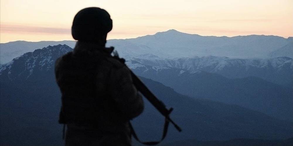 İkna çalışmaları sonucu PKK'dan kaçan bir terörist daha teslim oldu