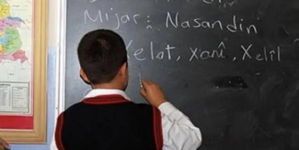 Milli Eğitim Bakanı Özer: Kürtçe seçmeli dersler seçtirtilmiyormuş gibi bir durum ortaya atıldı. Kürtçe dersini seçen öğrenci sayısı 20 bin 265
