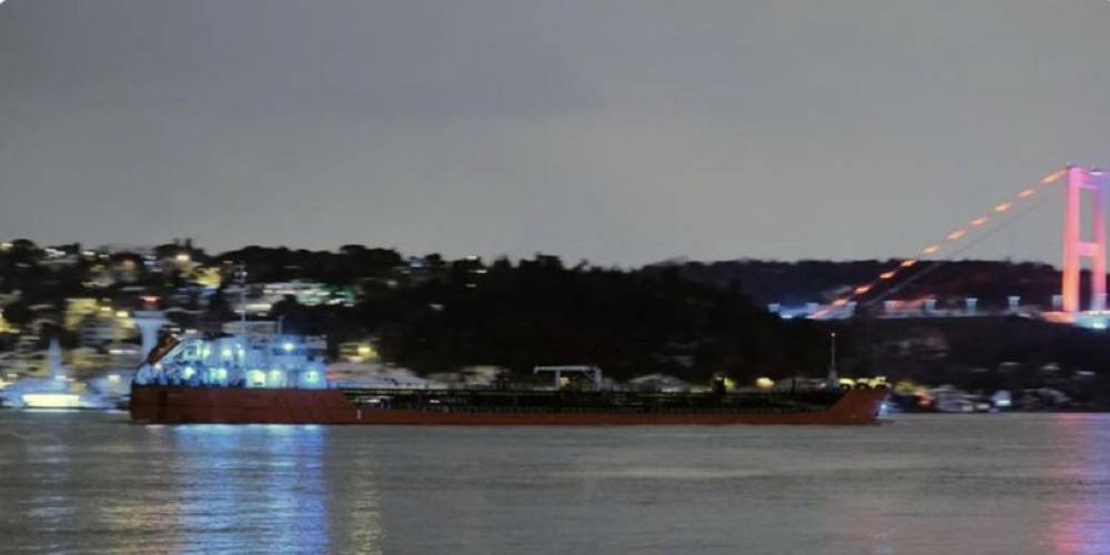 Rusya’dan yola çıkan ayçiçeği yağı yüklü gemi İstanbul Boğazı’na ulaştı