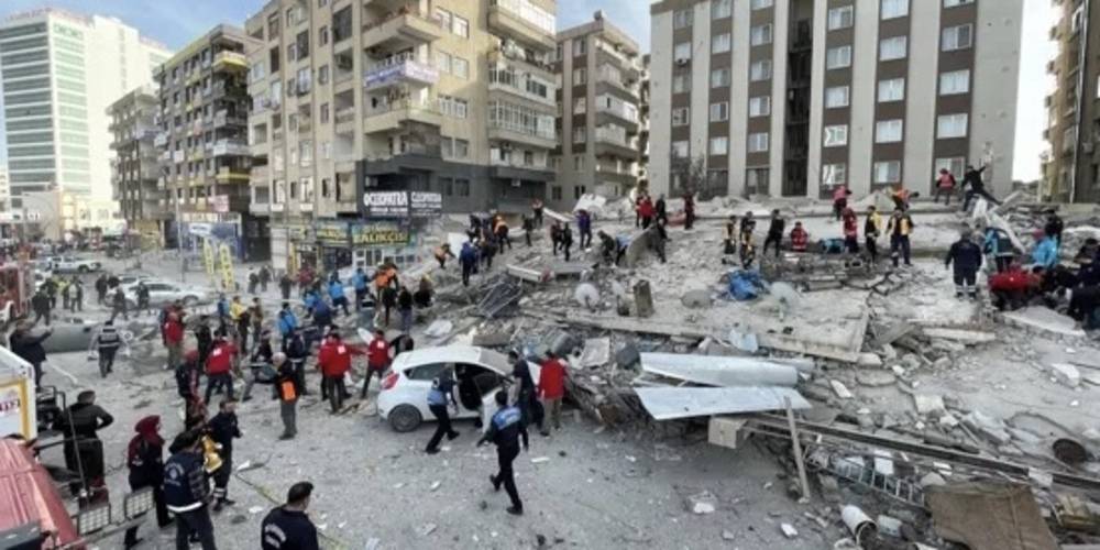 Şanlıurfa'da 6 katlı bina çöktü: Enkazda vatandaşımız olduğuna dair bir ize rastlanmadı
