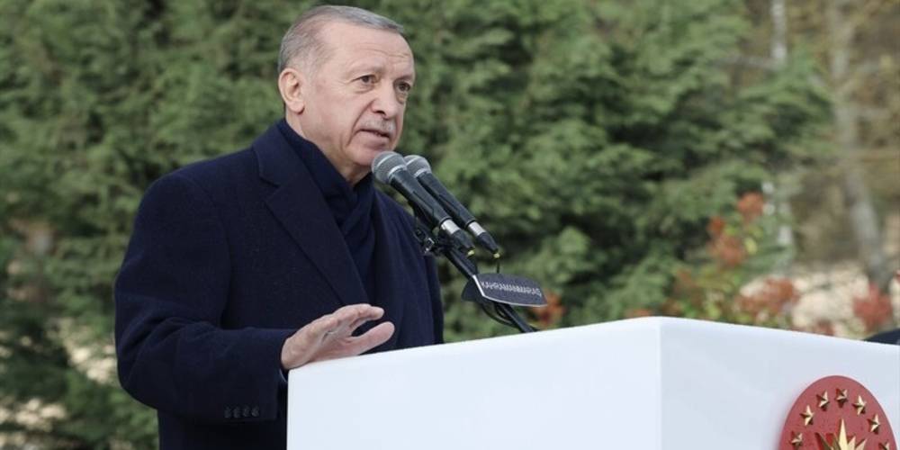 Deprem bölgesi! Cumhurbaşkanı Erdoğan: Bir yıl içerisinde kalıcı konutları bitirerek hak sahibi vatandaşlarımıza teslim edeceğiz."
