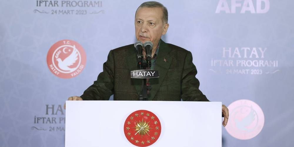 Cumhurbaşkanı Erdoğan'dan muhalefete deprem tepkisi: Biz yas tutarken ihtiras peşindekilere millet dersini verecek