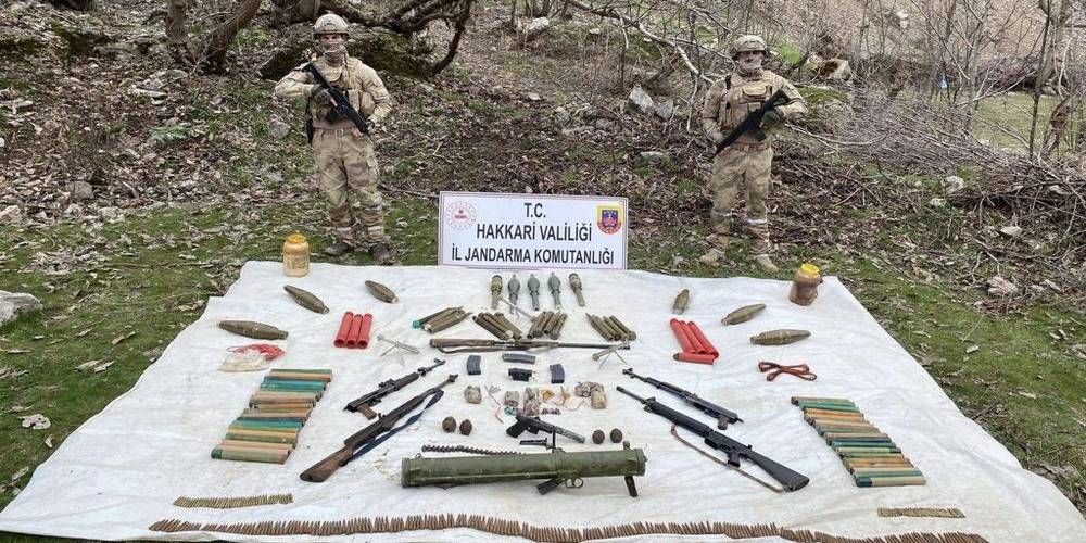 Hakkari'de PKK'ya ait çok sayıda mühimmat ele geçirildi