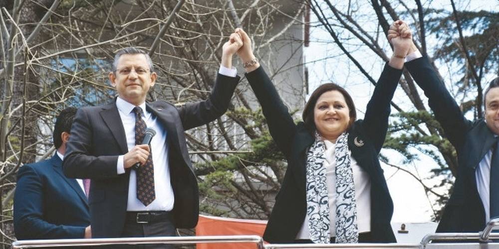 CHP’de Kemal Kılıçdaroğlu'na yakınlığı ile bilinen Burcu Köksal, DEM Parti’ye 'kapı' resti ile gündemde