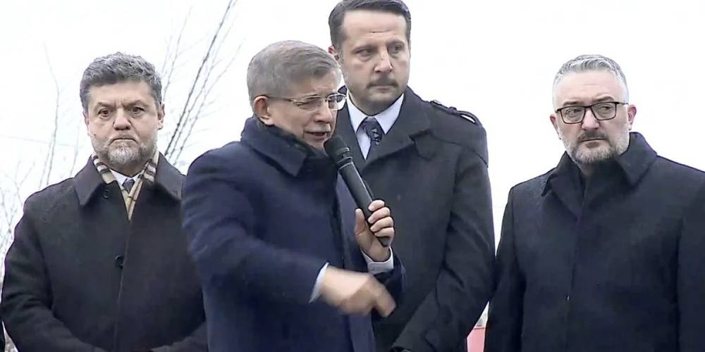 Ahmet Davutoğlu seçime 13 kala ortaya çıktı! Kars mitingi hüsran…