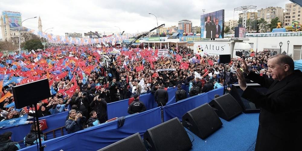 Cumhurbaşkanı Erdoğan: Şahsımızın gölgesinde yürüyenlere rıza göstermeyiz