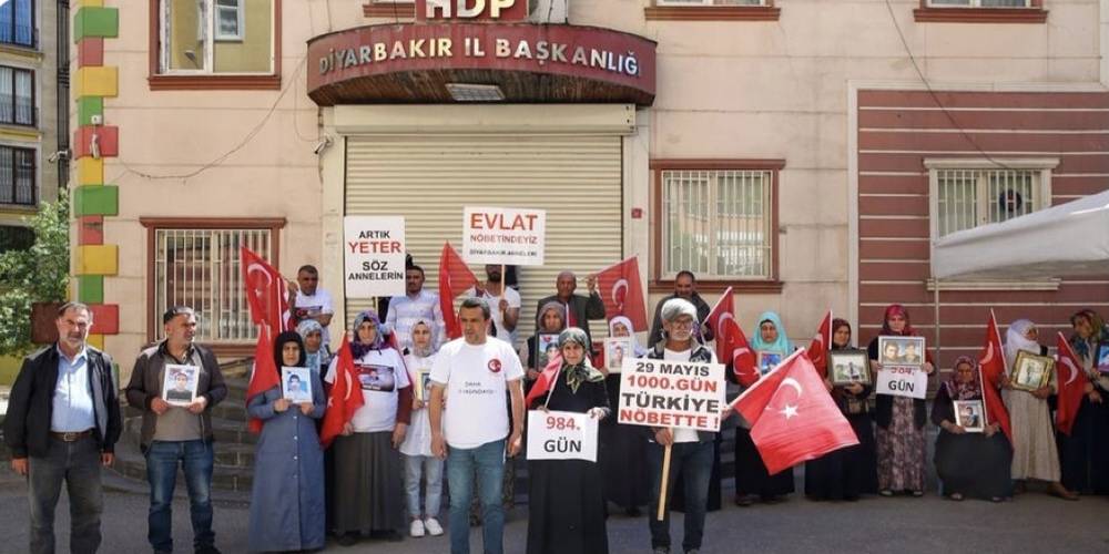 Diyarbakır anneleri eylemlerinin 1000'inci günü için destek istedi