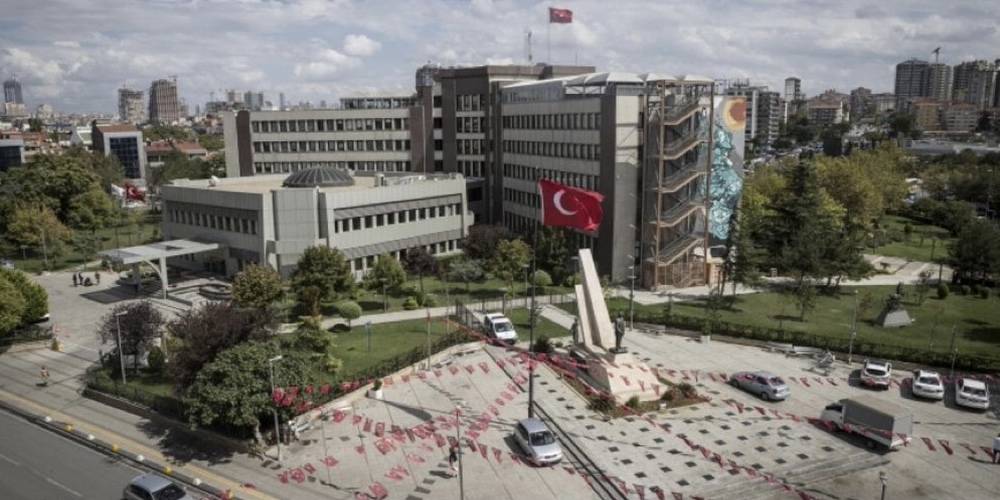 Kadıköy Belediyesi'ne "rüşvet" operasyonu... Yüzlerce kişi için gözaltı kararı verildi