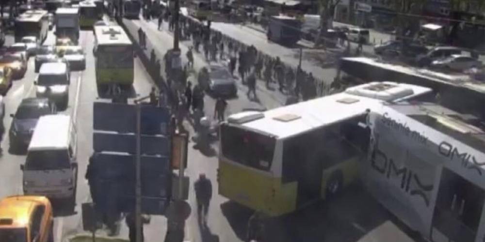 İstanbul Fatih'te İETT otobüsüyle tramvay çarpıştı
