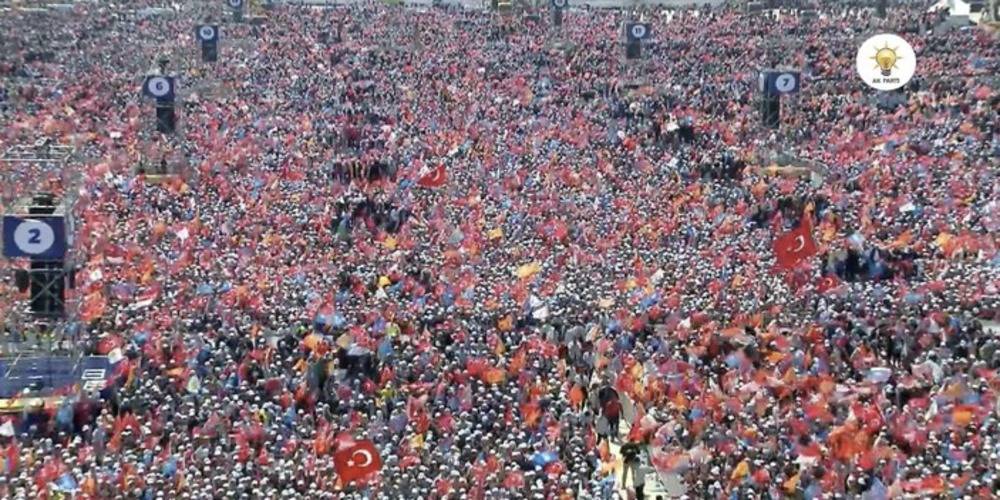 AK Parti'nin büyük İstanbul mitingine yoğun katılım