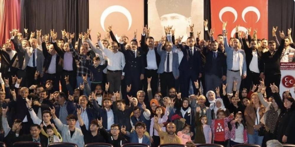 Kopuş sürüyor! CHP ve İYİ Parti'den istifa eden onlarca kişi MHP'ye katıldı