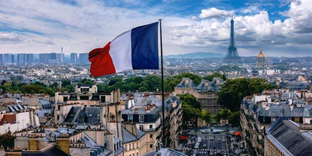 Fransız gazeteden dikkat çeken yorum: Fransa için Dağlık Karabağ konusu Suriye ve Libya'dan sonra başka bir başarısızlık