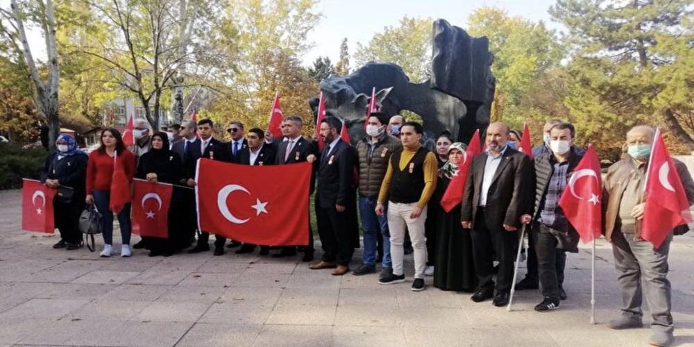 Türkiye'nin dört bir yanından şehit yakınına küfreden İyi Partili Lütfü Türkkan'a tepkiler sürüyor: “Milletvekilliğinden istifa etsin”
