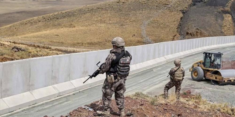 İran sınırında skandal Türkiye oyunu ortaya çıktı: Göçmenlere 'Türk askeri size ateş etmez' diyerek sınırımıza itmişler!