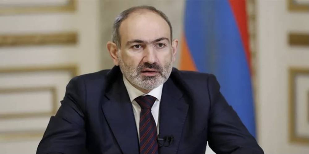 Ermenistan'da sular durulmuyor! Savunma Bakanı görevden alındı