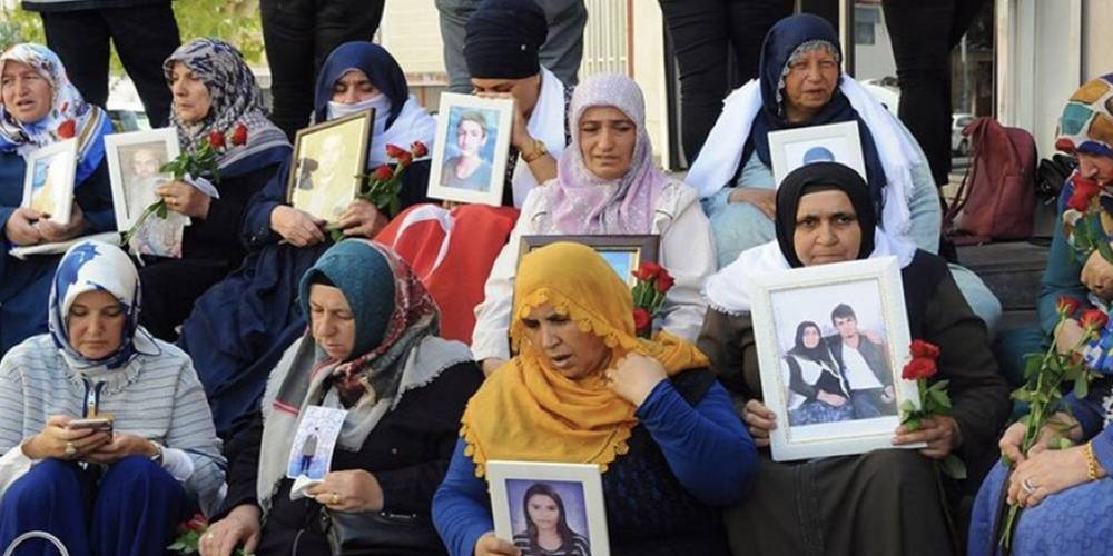 Diyarbakır annelerinden çocuklarına "teslim ol" çağrısı: “Ne olur geri dön”