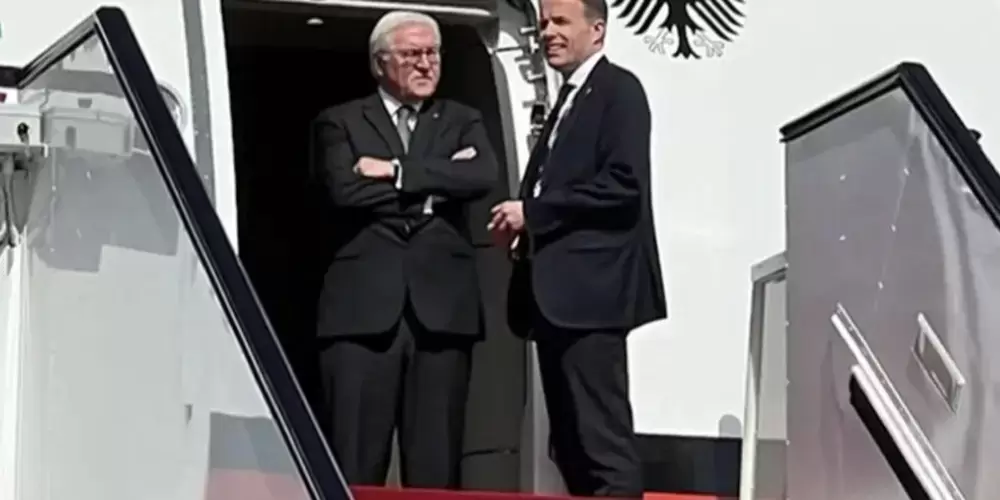 Katar'dan Almanya'ya tepki! Cumhurbaşkanını dakikalarca uçağın kapısında beklettiler