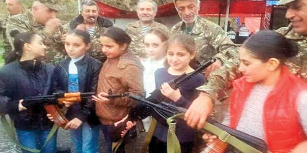 Erivan yine savaş suçu işliyor...  Çocukları cepheye sürdüler