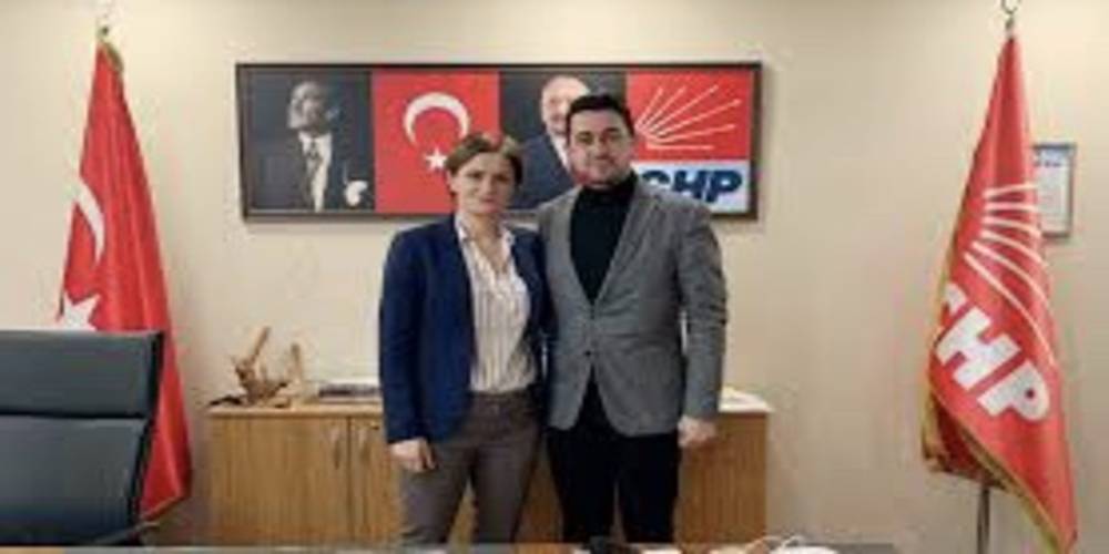 Canan Kaftancıoğlu sahabeye hakaret eden CHP trolü Mücahit Avcı’nın nikah şahidi oldu... CHP'den "şimdi zamanı mı" dedirten paylaşım