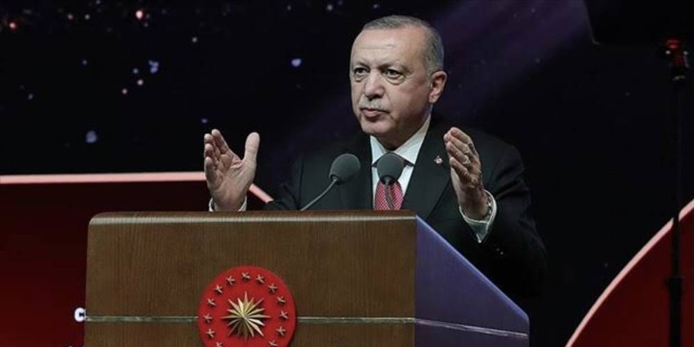 Cumhurbaşkanı Erdoğan: "Önümüzdeki yıl milli elektrikli lokomotifimizin üretimine başlıyoruz."