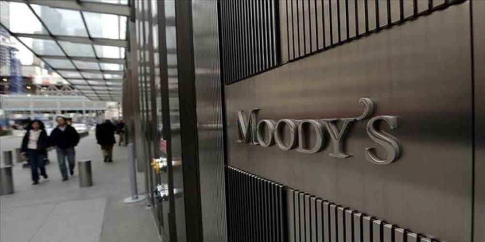 Moody's: İngiltere ekonomisi dibe vurdu