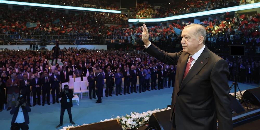 Cumhurbaşkanı Erdoğan: Türkiye Yüzyılı'nın inşaasında en çok siz gençlere güveniyoruz