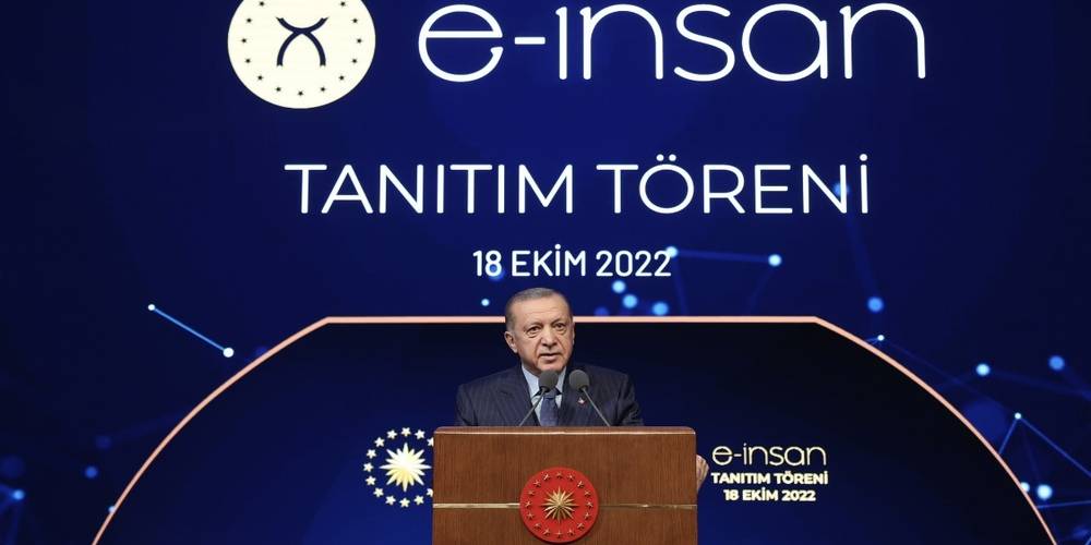 Cumhurbaşkanı Erdoğan'dan gençlere peş peşe müjde: Stajyere asgari ücret