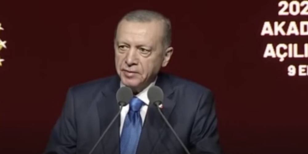 Cumhurbaşkanı Erdoğan: "Üniversitelerimizin bir daha asla yasakla, baskıyla, kavgayla veya ideolojik dayatmalarla anılmasına müsaade etmeyeceğiz."