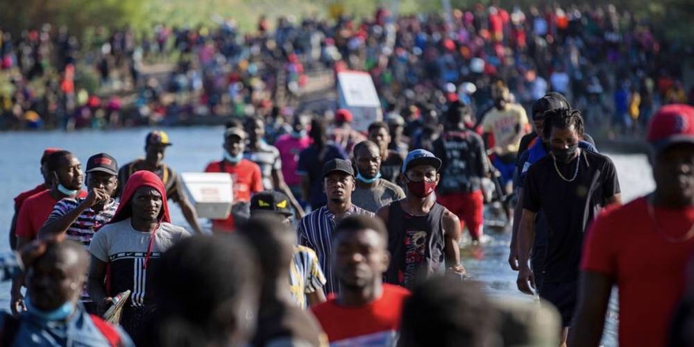 Binlerce Haitili göçmen ABD sınırında