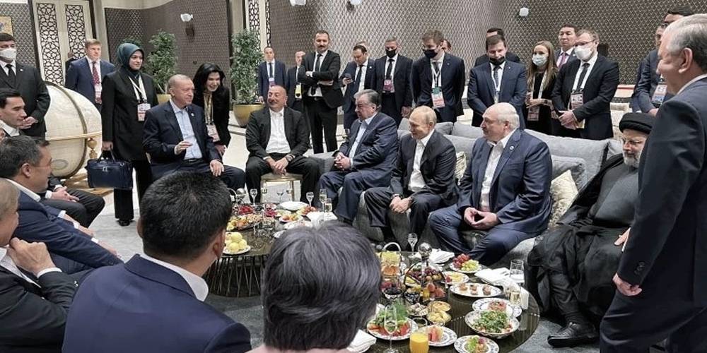 Cumhurbaşkanı Erdoğan dünya liderleri ile bir araya geldi: Özbekistan’da güne damga vuran kare