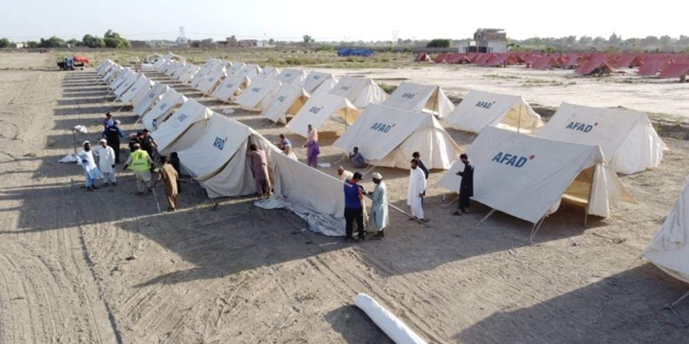 AFAD, Pakistan'da çadır kamp inşa etmeye başladı